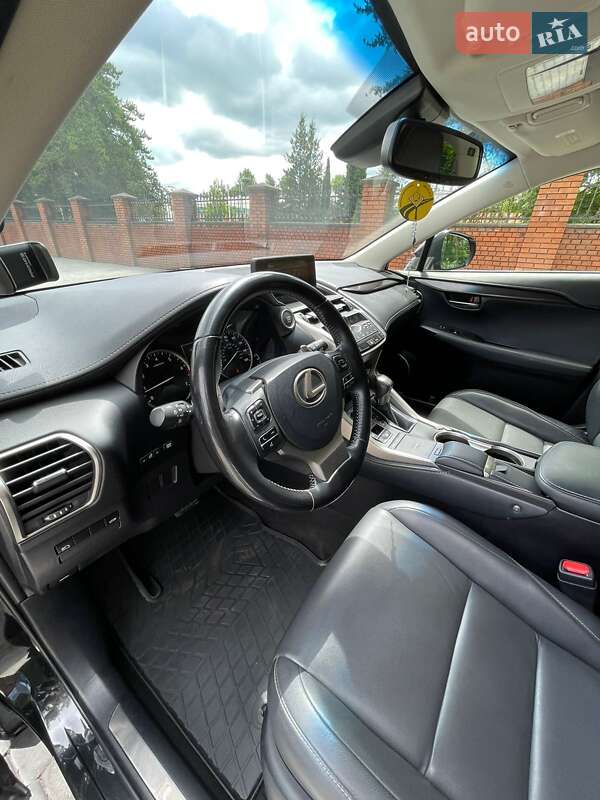 Внедорожник / Кроссовер Lexus NX 2017 в Львове