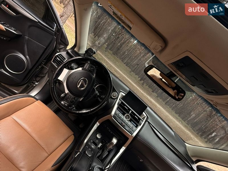 Позашляховик / Кросовер Lexus NX 2017 в Кам'янському