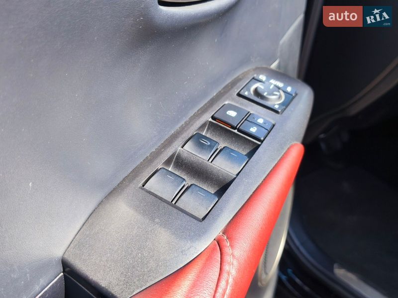 Позашляховик / Кросовер Lexus NX 2016 в Києві