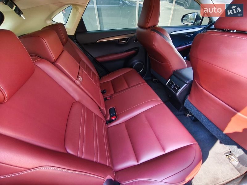 Позашляховик / Кросовер Lexus NX 2016 в Києві