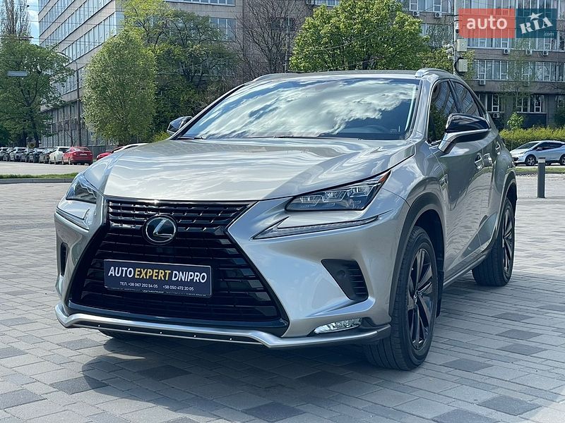 Lexus NX 2021