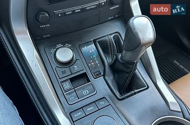 Внедорожник / Кроссовер Lexus NX 2017 в Днепре