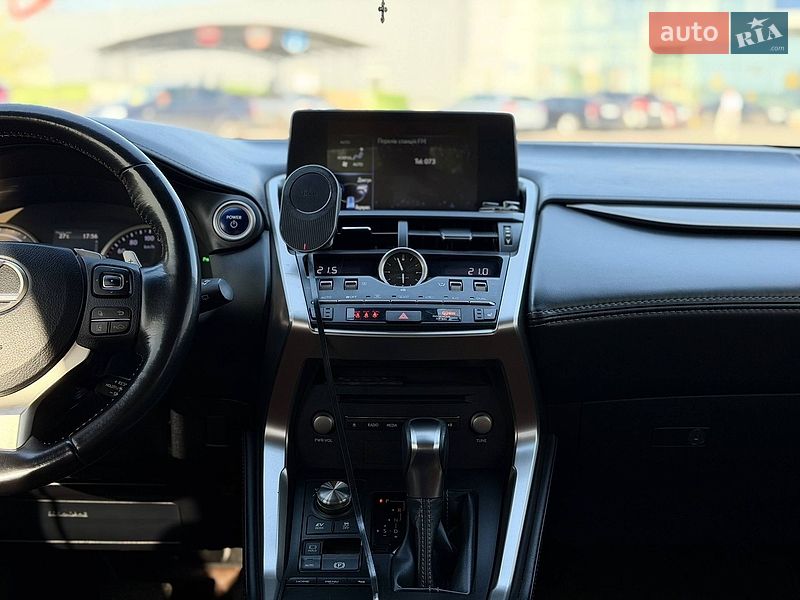 Внедорожник / Кроссовер Lexus NX 2017 в Кривом Роге