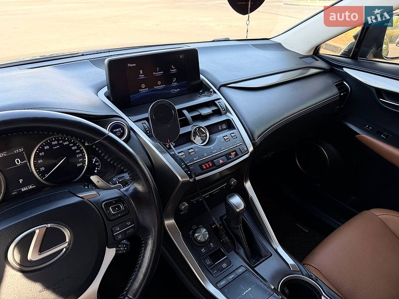 Внедорожник / Кроссовер Lexus NX 2017 в Кривом Роге