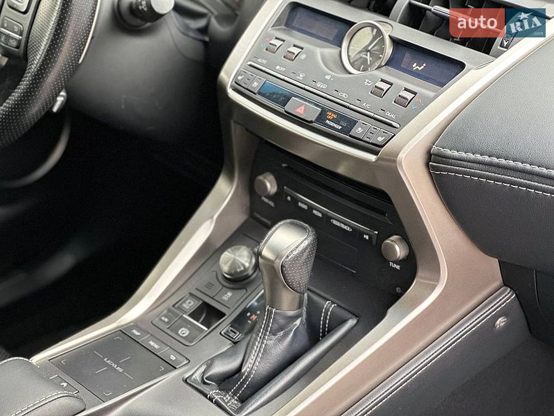 Внедорожник / Кроссовер Lexus NX 2017 в Киеве