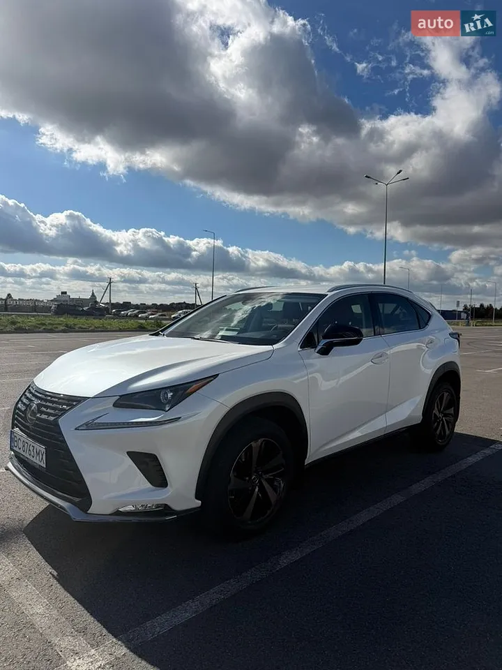Lexus NX 2021