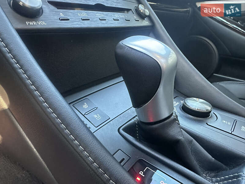 Купе Lexus RC 2019 в Києві фото 34 Купе Lexus RC 2019 в Києві