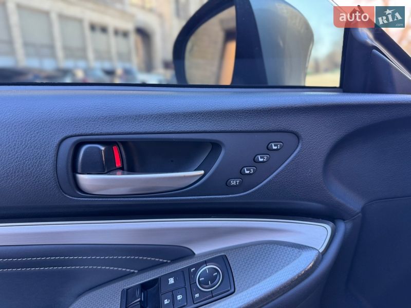 Купе Lexus RC 2015 в Харькове фото 37 Купе Lexus RC 2015 в Харькове