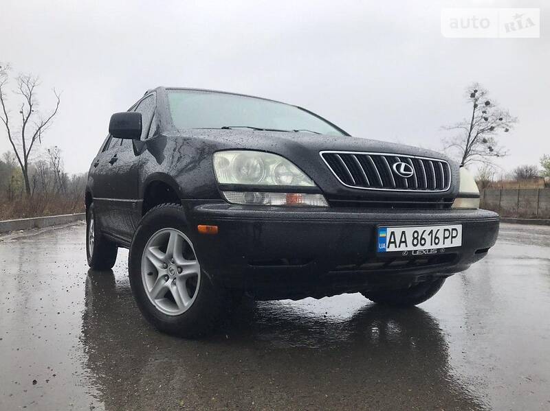 Позашляховик / Кросовер Lexus RX 2000 в 