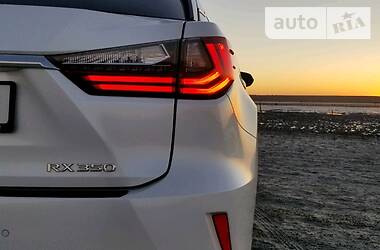 Позашляховик / Кросовер Lexus RX 2019 в 