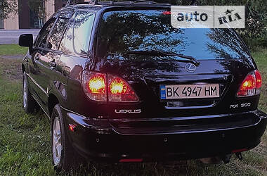 Внедорожник / Кроссовер Lexus RX 1999 в Заречном
