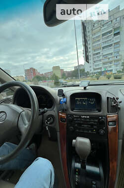 Внедорожник / Кроссовер Lexus RX 2000 в Черноморске