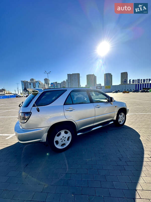 Внедорожник / Кроссовер Lexus RX 2002 в Одессе