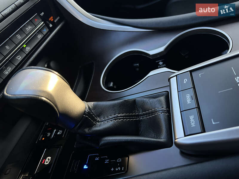 Позашляховик / Кросовер Lexus RX 2020 в Києві