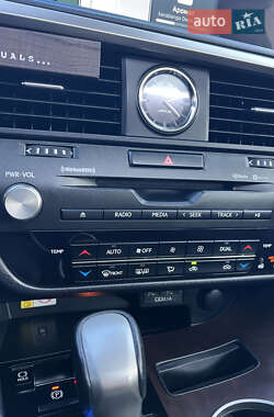 Внедорожник / Кроссовер Lexus RX 2020 в 