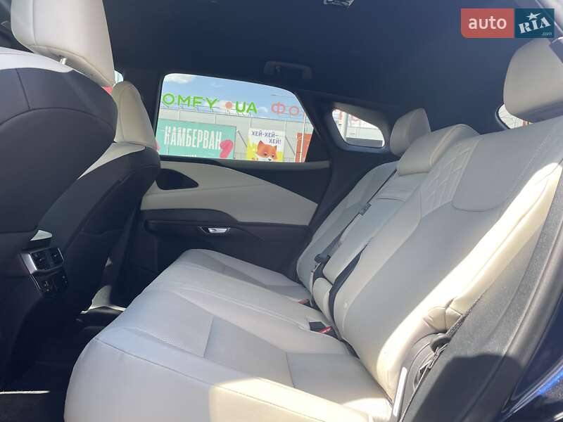 Позашляховик / Кросовер Lexus RX 2023 в Дніпрі