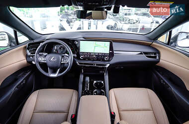 Внедорожник / Кроссовер Lexus RX 2023 в 