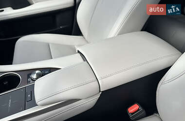 Позашляховик / Кросовер Lexus RX 2022 в 