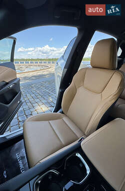 Внедорожник / Кроссовер Lexus RX 2023 в 