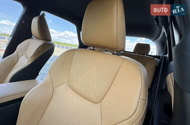 Внедорожник / Кроссовер Lexus RX 2023 в 