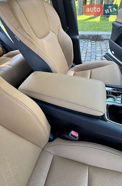 Внедорожник / Кроссовер Lexus RX 2023 в 