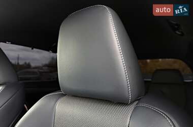 Внедорожник / Кроссовер Lexus RX 2020 в 