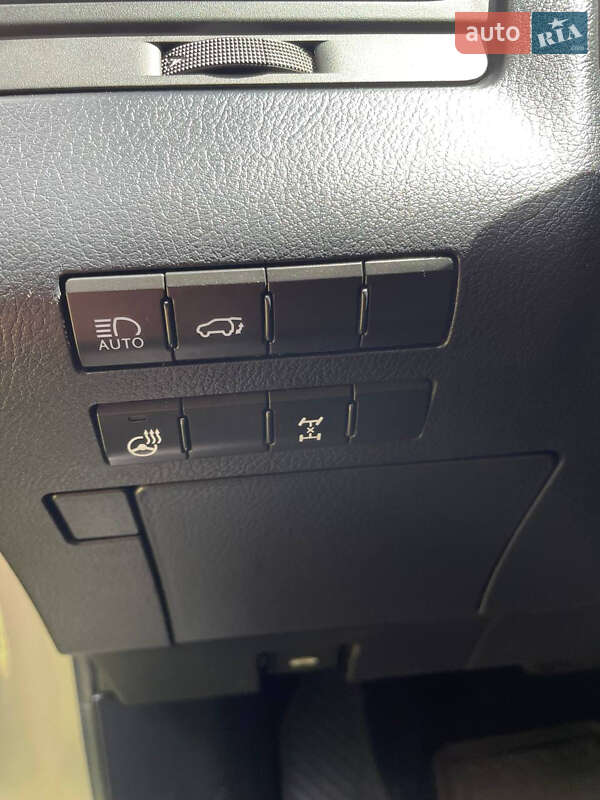 Позашляховик / Кросовер Lexus RX 2022 в Оратові