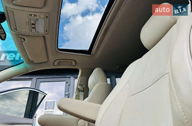 Внедорожник / Кроссовер Lexus RX 2005 в 