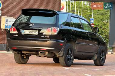 Внедорожник / Кроссовер Lexus RX 2001 в 