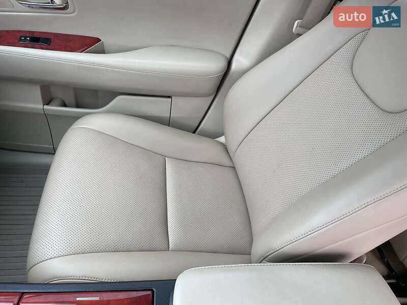 Внедорожник / Кроссовер Lexus RX 2011 в Черновцах