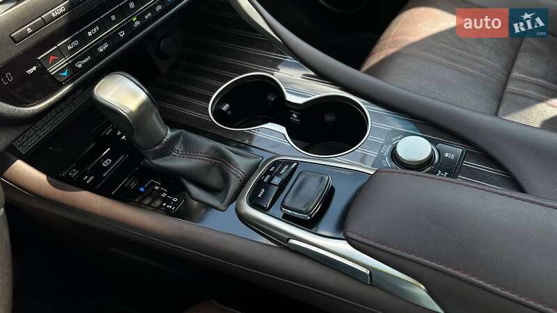 Позашляховик / Кросовер Lexus RX 2016 в Львові