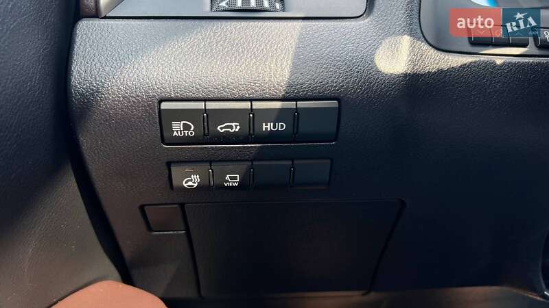 Позашляховик / Кросовер Lexus RX 2016 в Львові