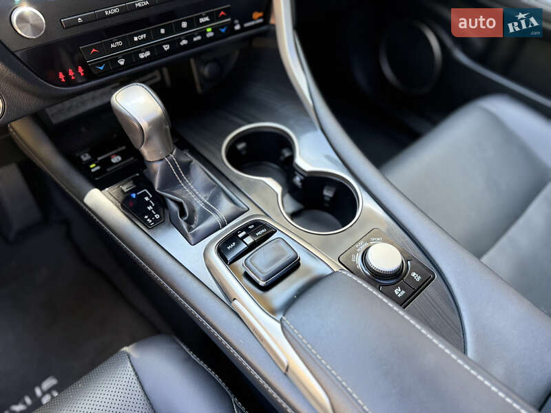 Позашляховик / Кросовер Lexus RX 2018 в Чернівцях
