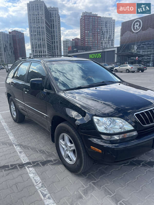 Внедорожник / Кроссовер Lexus RX 2000 в Киеве