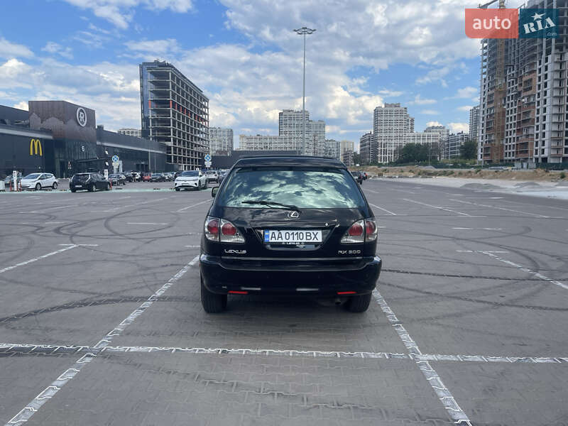 Внедорожник / Кроссовер Lexus RX 2000 в Киеве