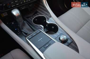 Внедорожник / Кроссовер Lexus RX 2021 в 