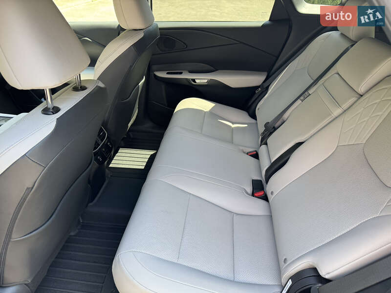 Внедорожник / Кроссовер Lexus RX 2023 в Тернополе