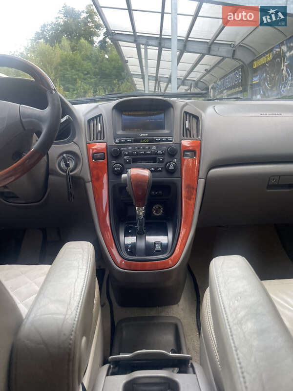 Внедорожник / Кроссовер Lexus RX 2002 в Киеве