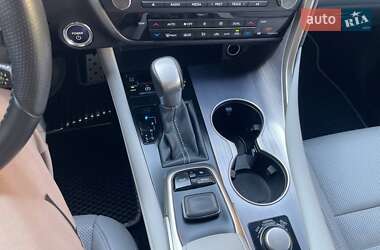 Внедорожник / Кроссовер Lexus RX 2018 в 