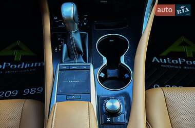 Внедорожник / Кроссовер Lexus RX 2021 в 