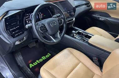 Внедорожник / Кроссовер Lexus RX 2023 в 