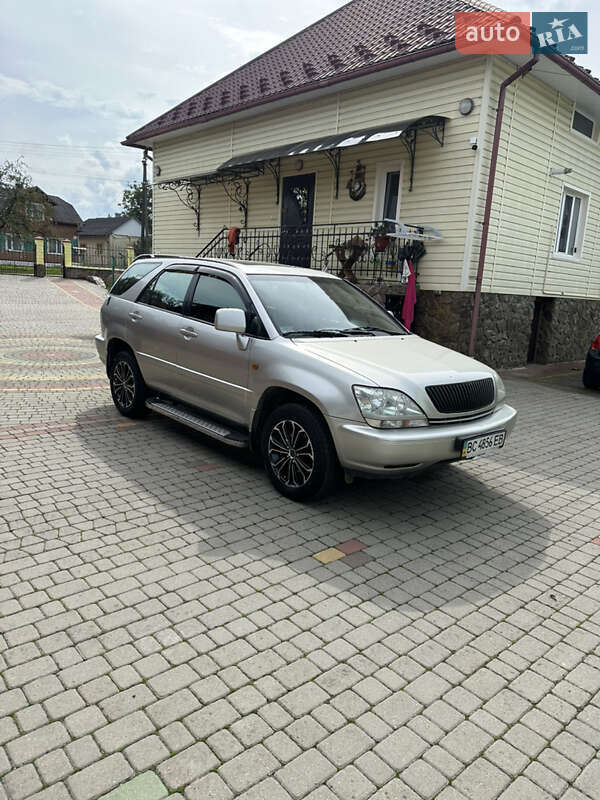 Внедорожник / Кроссовер Lexus RX 2001 в 