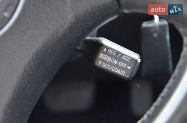 Внедорожник / Кроссовер Lexus RX 2000 в 