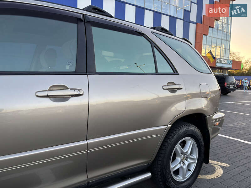 Внедорожник / Кроссовер Lexus RX 1999 в Одессе