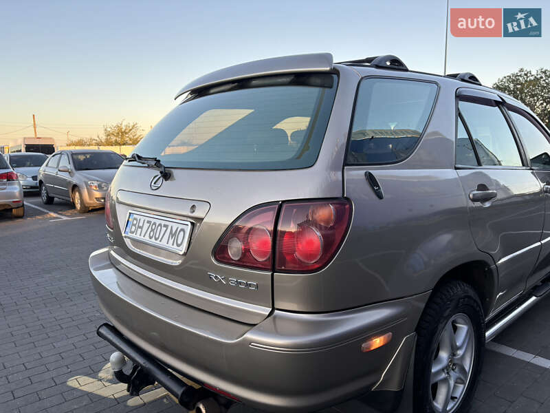 Внедорожник / Кроссовер Lexus RX 1999 в Одессе