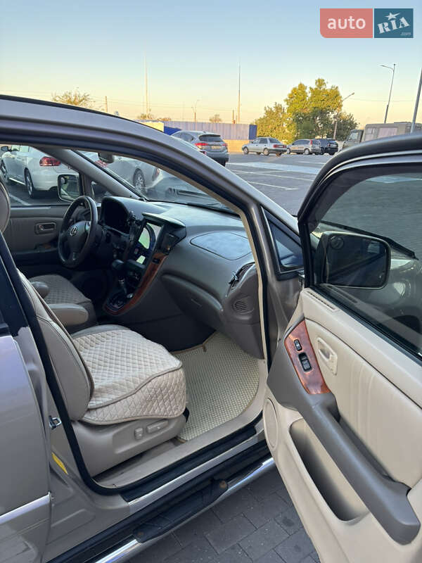 Внедорожник / Кроссовер Lexus RX 1999 в Одессе