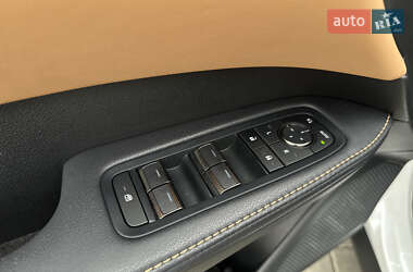 Внедорожник / Кроссовер Lexus RX 2023 в 