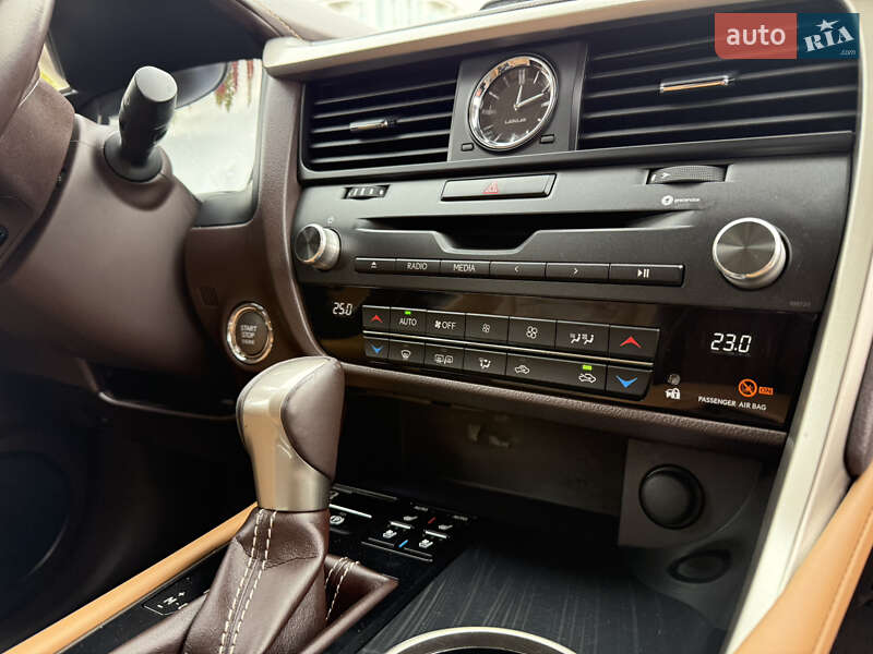 Внедорожник / Кроссовер Lexus RX 2017 в Ирпене
