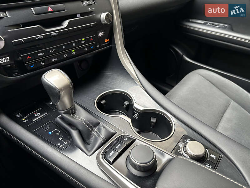 Позашляховик / Кросовер Lexus RX 2018 в Києві