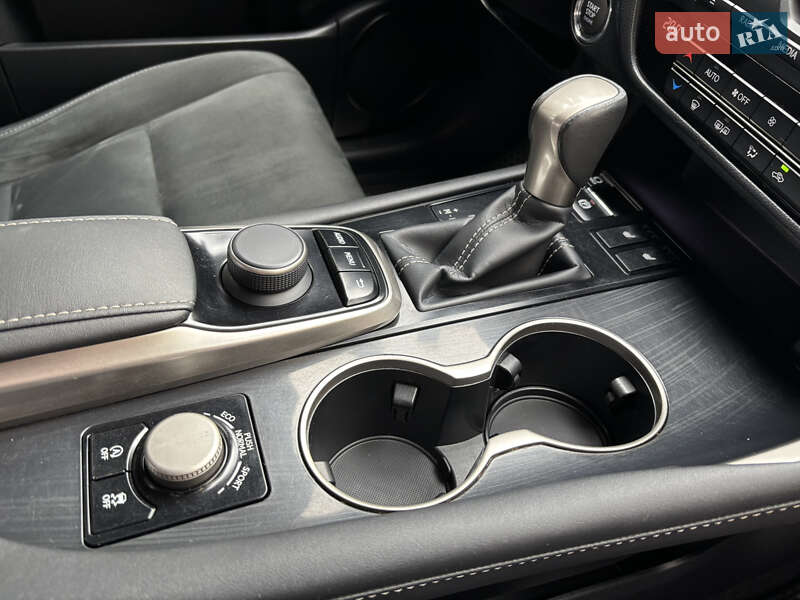 Позашляховик / Кросовер Lexus RX 2018 в Києві